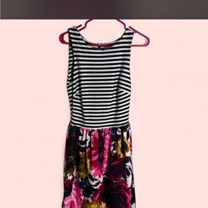 Taylor Fit & Flare Striped Torso Exposed  Zipper Size 2